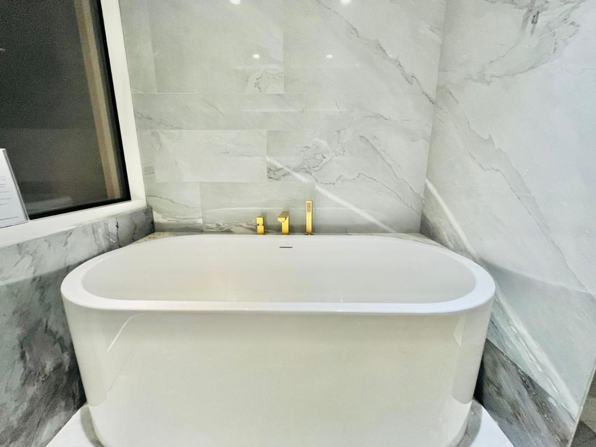 Apartment Five Palm Jumeirah - 2 Bedrooms & Maid In A Splendid - Modernlux Dubai